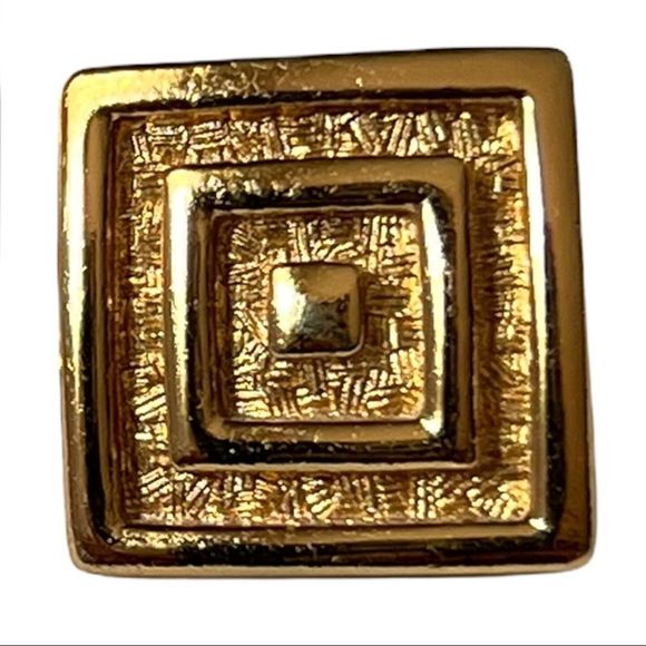 Vintage Monet Signed Bright Gold Square Or Diamond Clip Back Earrings - Picture 8 of 10